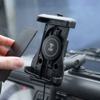 RAM-HOL-UN15WU:RAM-HOL-UN15WU_4:RAM® Quick-Grip™ Holder for iPhone 12 Series + MagSafe